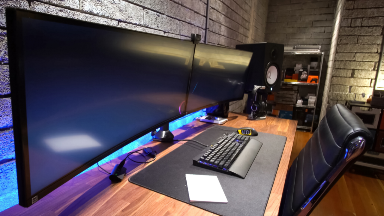 How to Connect Two Monitors to a PC — Dual Monitor Setup Guide (2026)